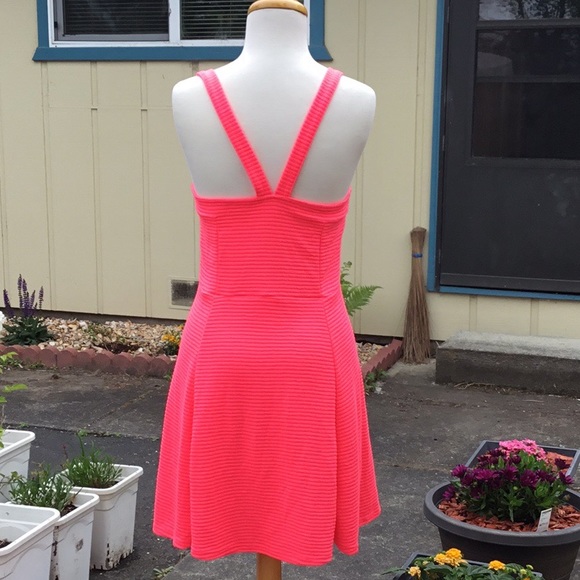 Garage dress - Picture 8 of 10